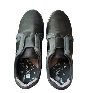 Bzees Black Camo Womens Shoes Size 7.5 Slip On